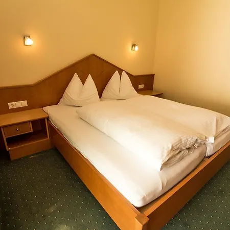 Erlebnishotel מלון פנדלס