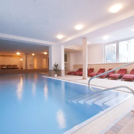 Отель Erlebnishotel 4*